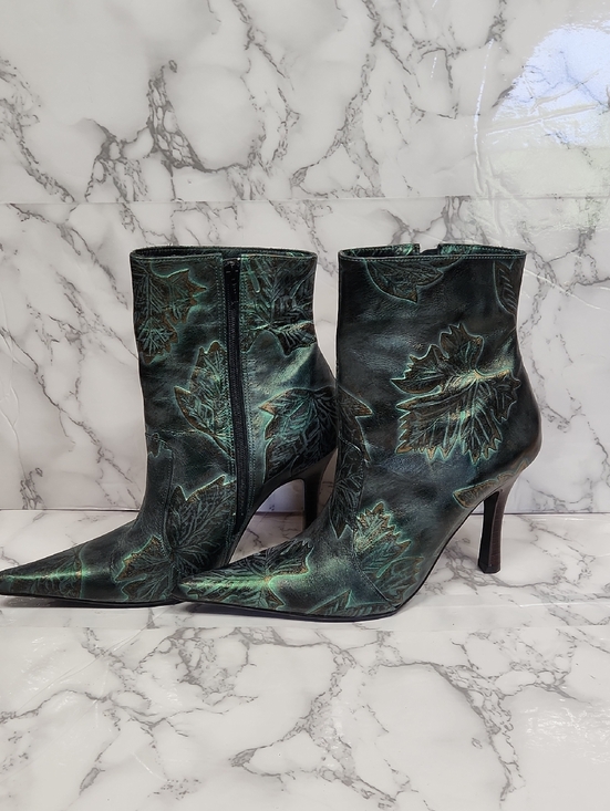 joseph Griffin Shoes - Leaf-Embossed Pointed-Toe Ankle Boots in Teal Green